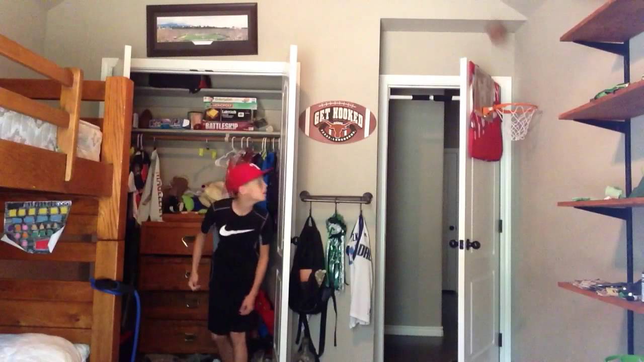 Amazing mini hoop trickshots!
