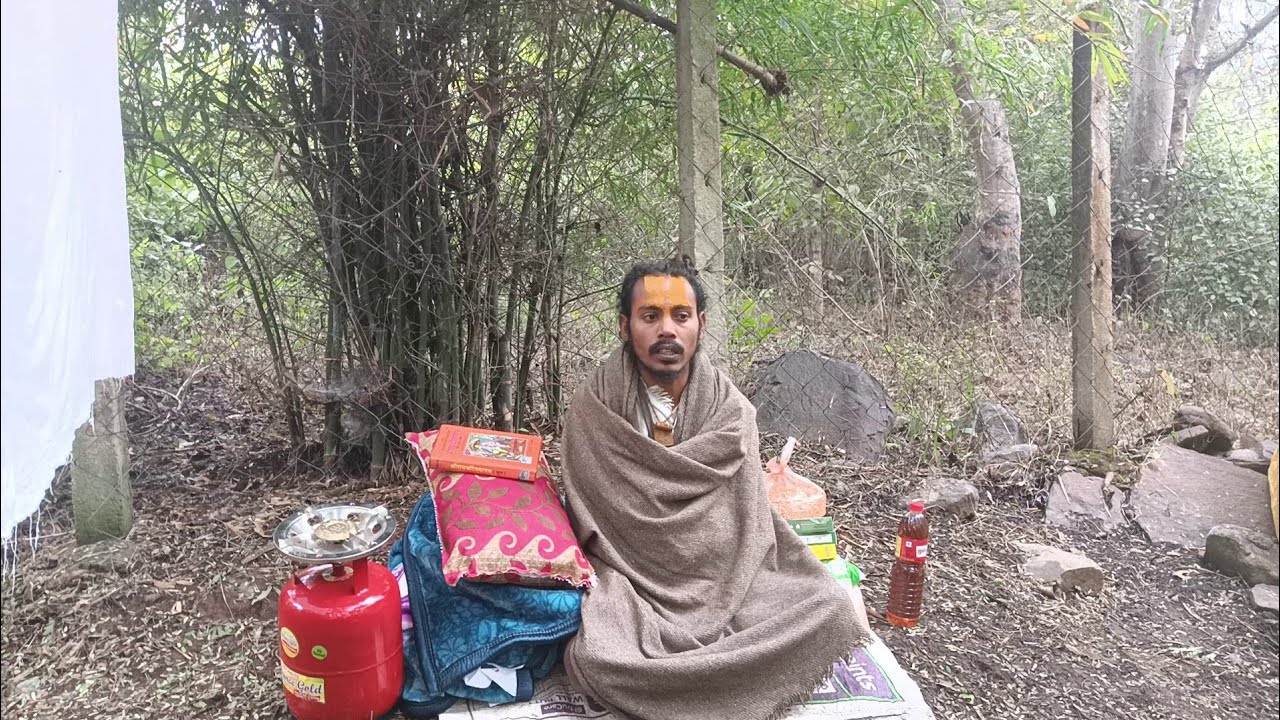चमत्कार दुर्लभ दर्शन ठाकुर जी की गोद में कठोर तप करने वाले बाल संत के