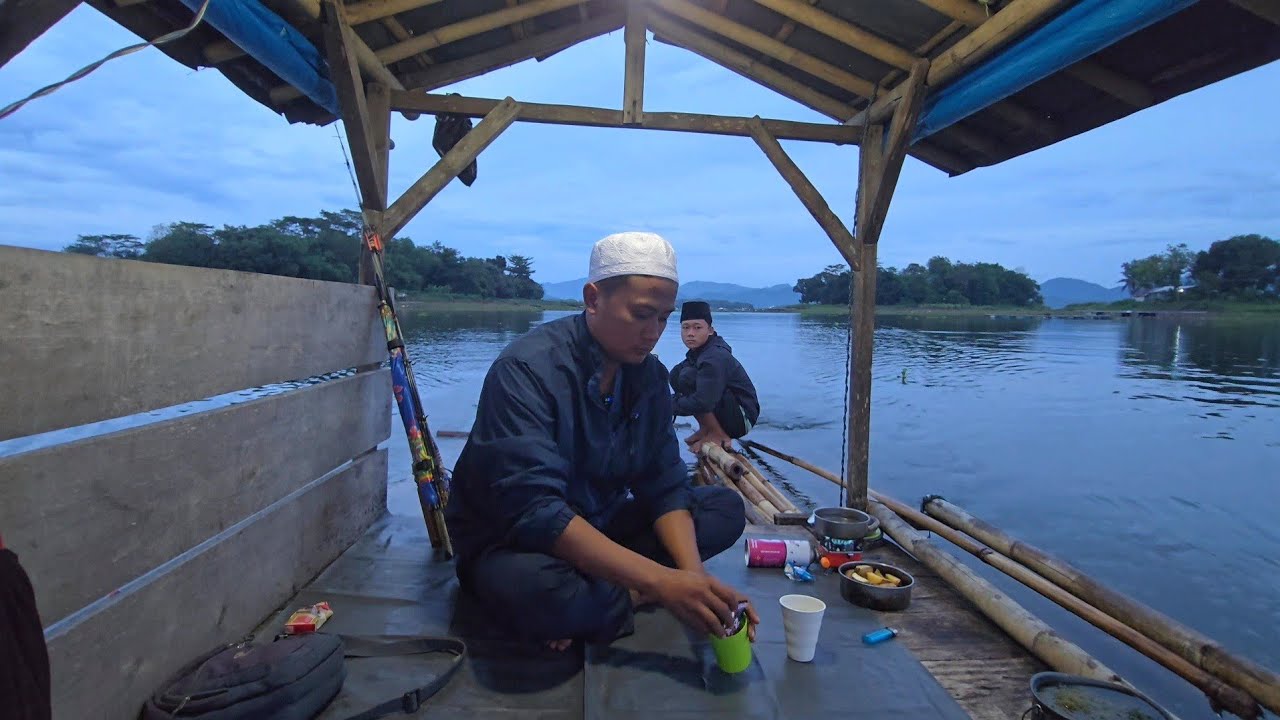 Kaget Dede mustofa dapat ikan purba di hari ke 4 petualangan CAMP FISHING Ep.474