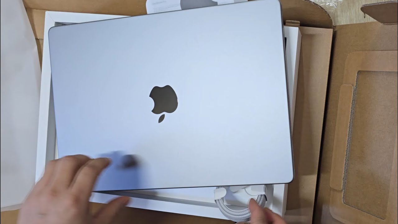 Apple Macbook pro M3 14inch 16gb/1Tb unboxing review