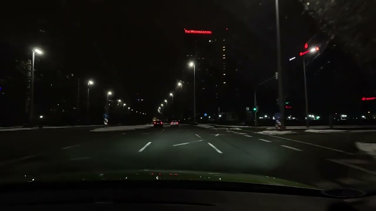 Night Rider - Nachts von Leipzig Süd nach Nord im Auto und zurück mit chilligen Beats.