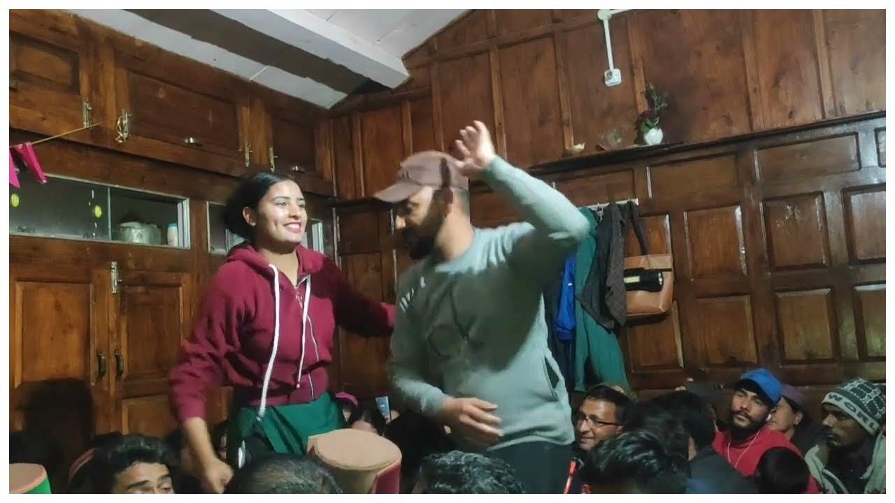 Pahadi Mehfil Dance l जौनसारी महफ़िल डांस l Jaunsari Video l at Buraila ,jaunsar ,UK l