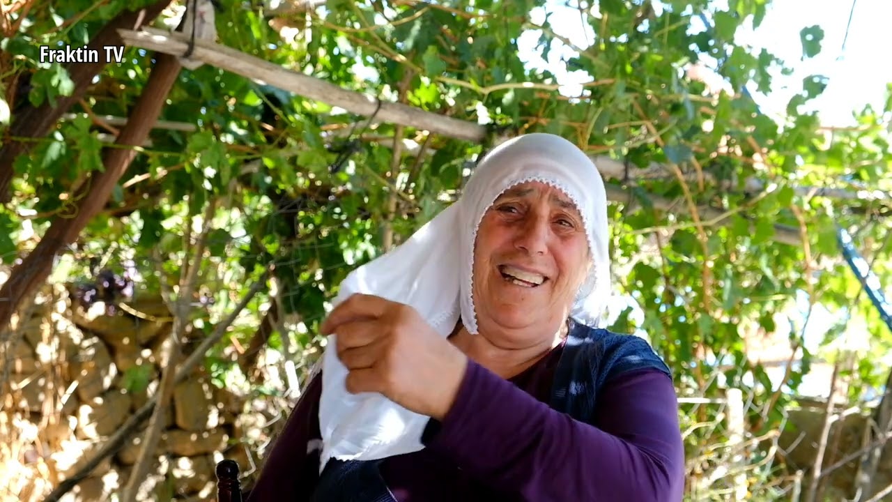 Annem ölünce abimin eşi süt annem olmuş.14 yaşında gelin olan Ayşe Teyze'nin hayat hikayesi sizlerle