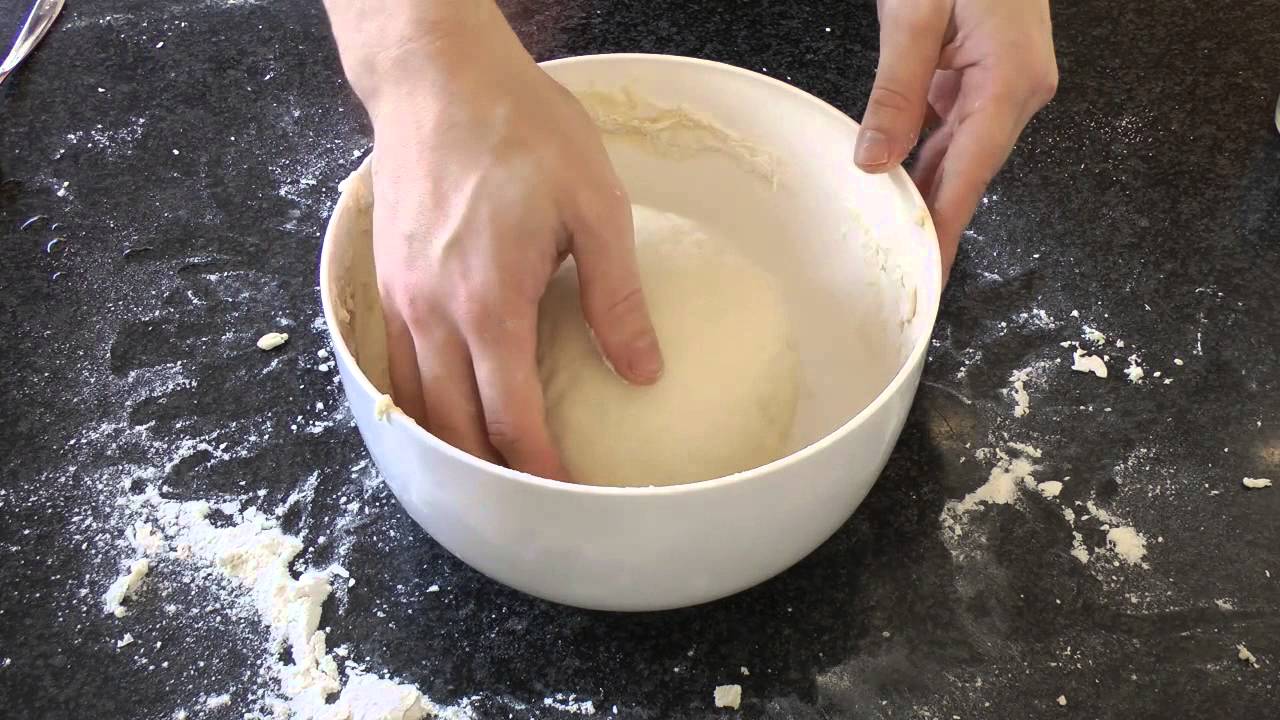 Zelf heerlijk pizzadeeg maken, recept voor beginners