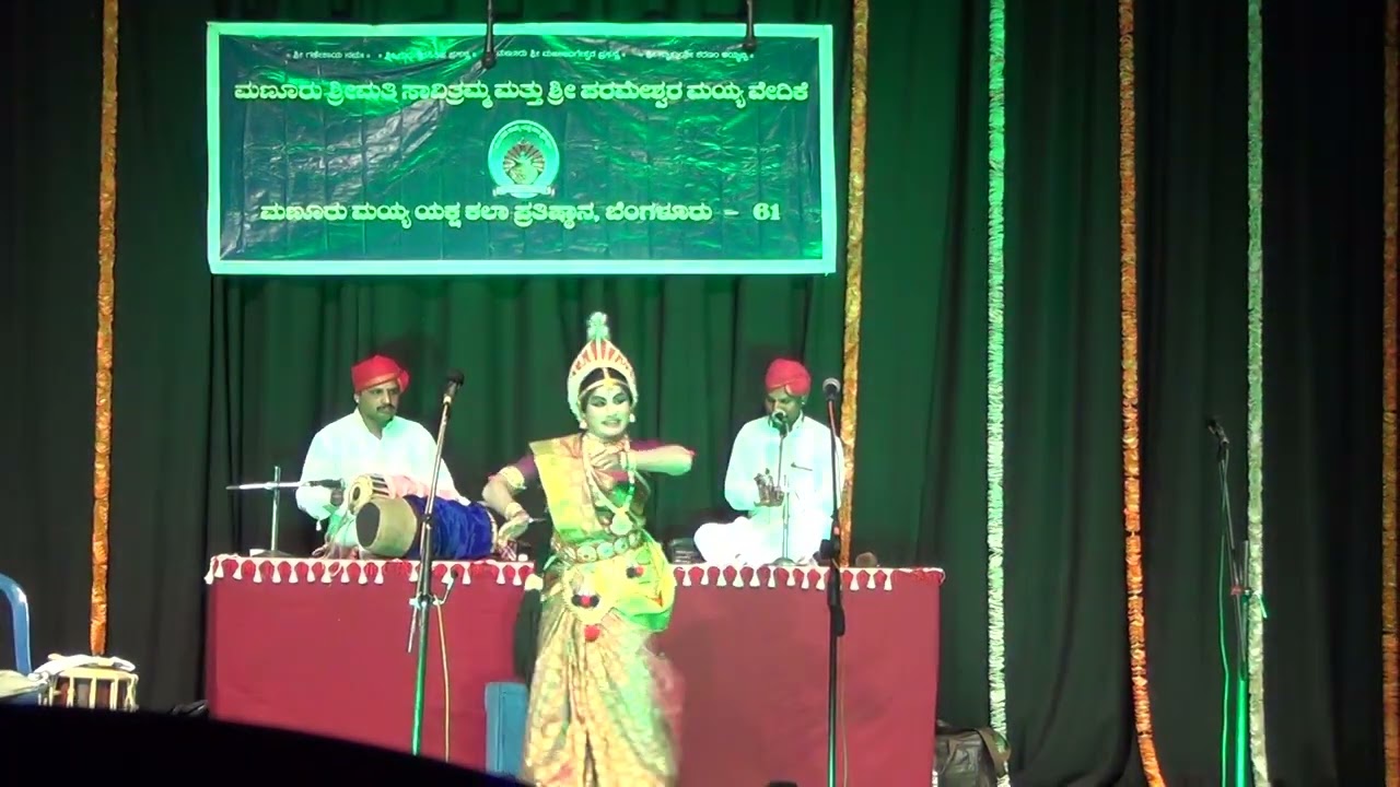 Yalaguppa Subramanya Hegade as Asike in Panchajanya Yakshagana Prasanga