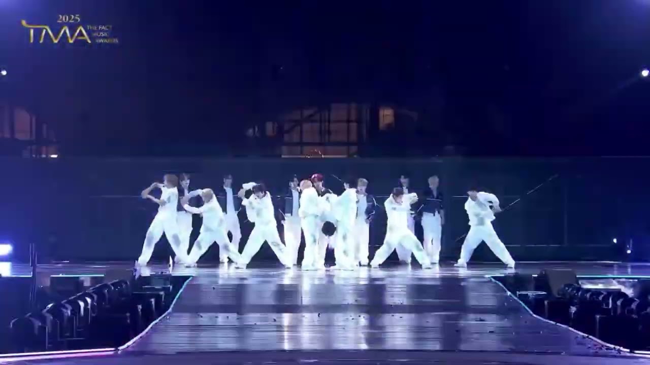 2025 The Fact Music Awards in Macau CLOSE YOUR EYES AND AHOF COLLABORATION 
