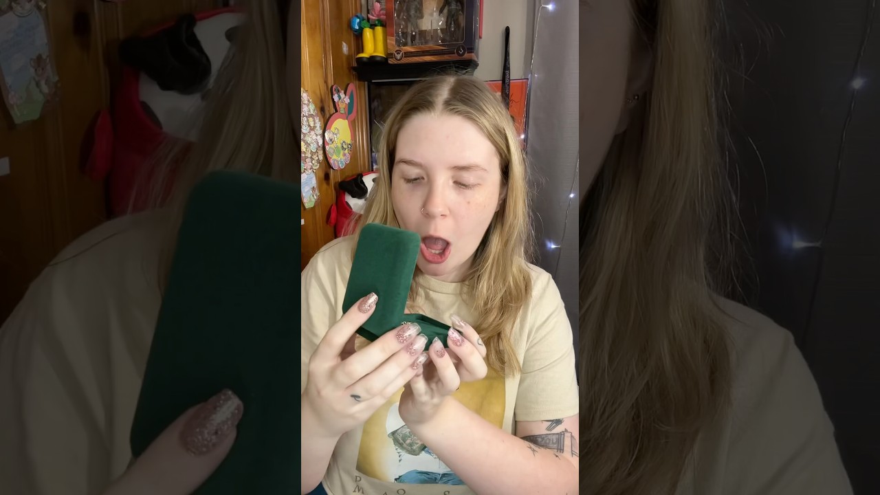 My push present! #unboxing #jewelry #gold #pregnancy #pregnant #baby #gift #custom #emerald