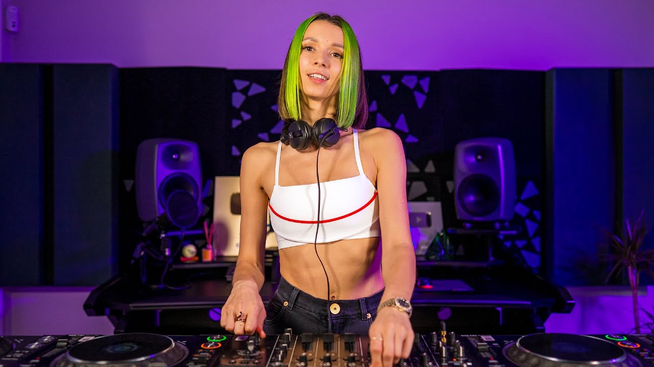 Miss Monique - Special B'day Podcast 2025 [Melodic Techno/Progressive House DJ Mix]