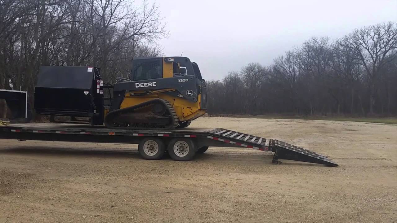 TOP-SPREAD On a Trailer