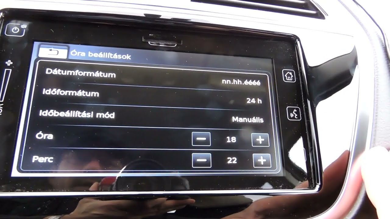 1498. Suzuki S-Cross idő beállítás mindkét kijelzőn. ⏱