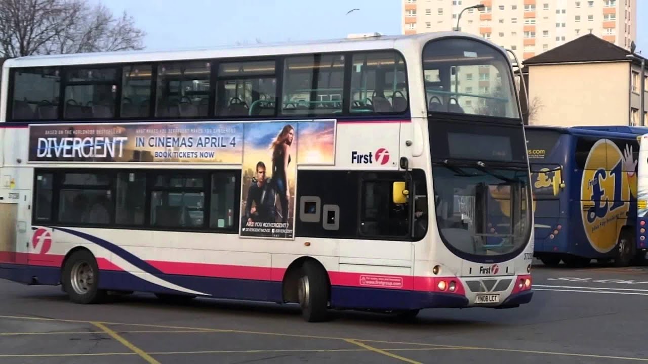 First Glasgow Volvo B9TL Wright Eclipse Gemini 37238 (YN08 LCT) Hoovering