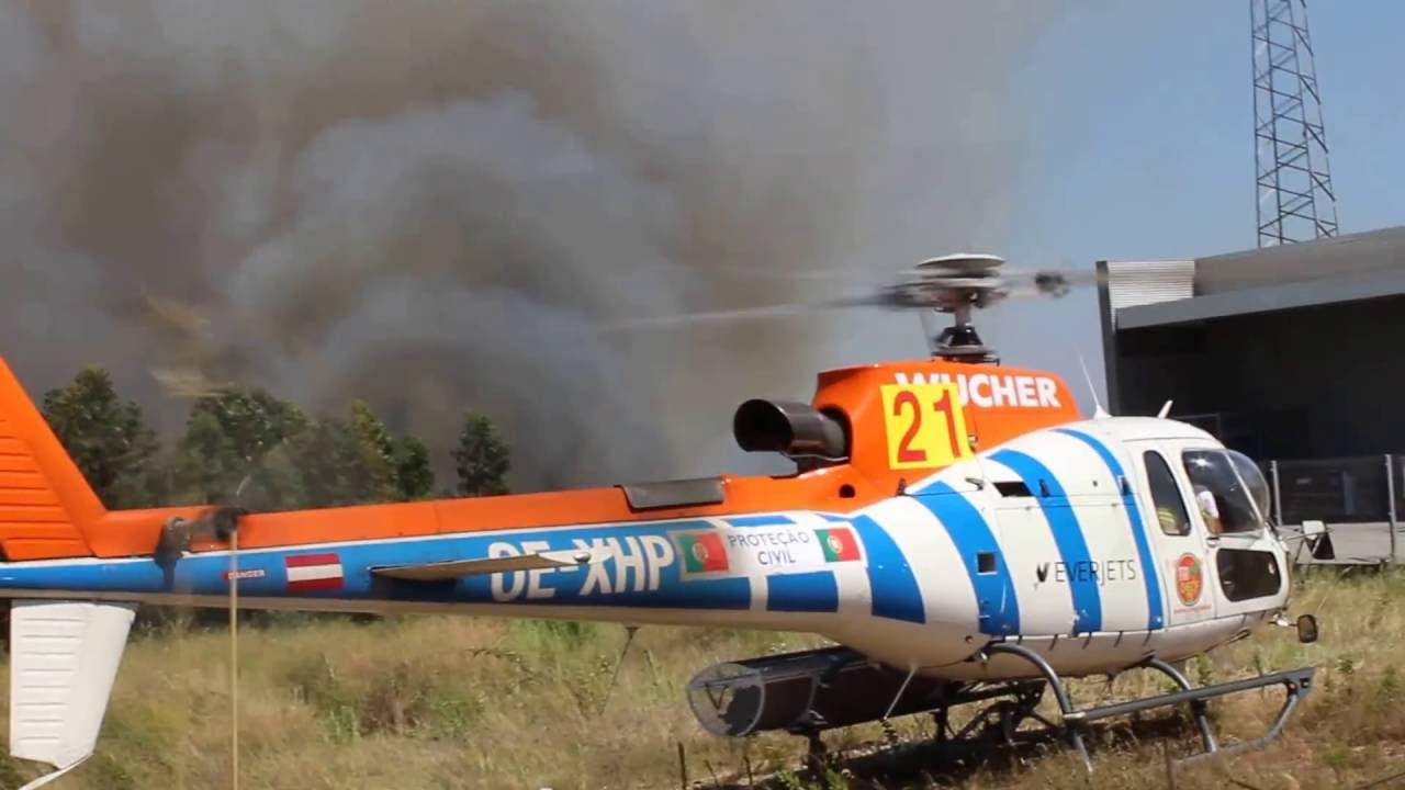 Manobra arriscada Helicóptero para apagar incêndio Gondomar