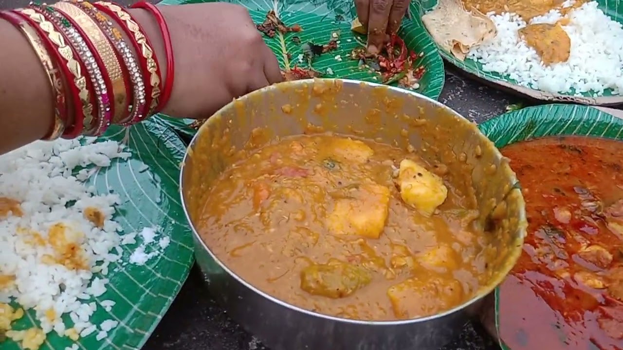 ଛାତ ଉପରେ ଆମେ ସବୁ କଣ କରୁଛୁ 😁😁😛😛😛😋😋