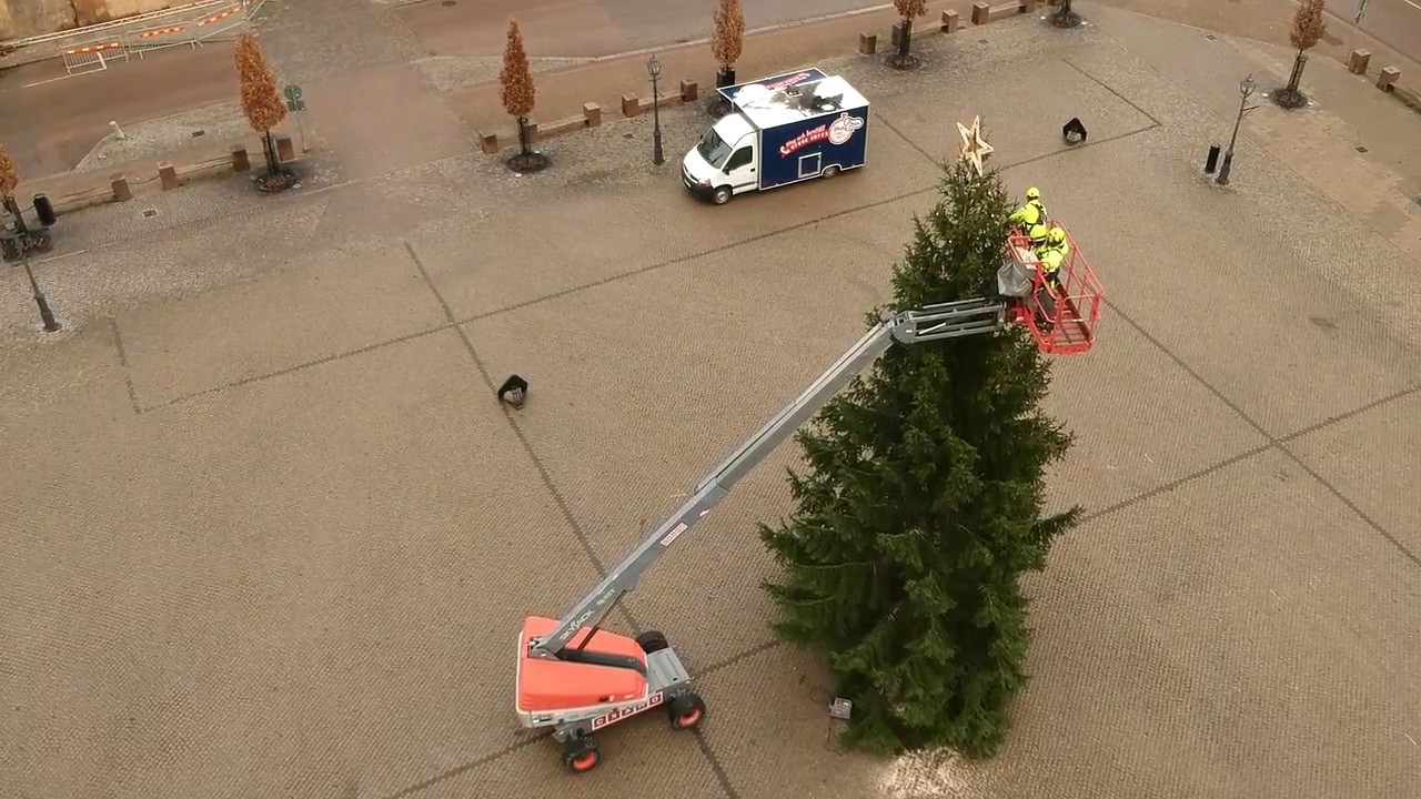 Installation av julgransljus - V&auml;stmanlands Television