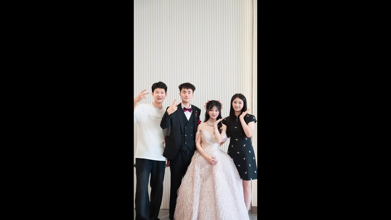 今天去参加粉丝朋友的婚礼啦，这是属于我们的双向奔赴。婚礼现场给我的全是满满的感动，祝你们新婚快乐，长长久久。#见证爱情最美的样子 #日常vlog #纪录美好生活 #乡村生活也可以充满诗意