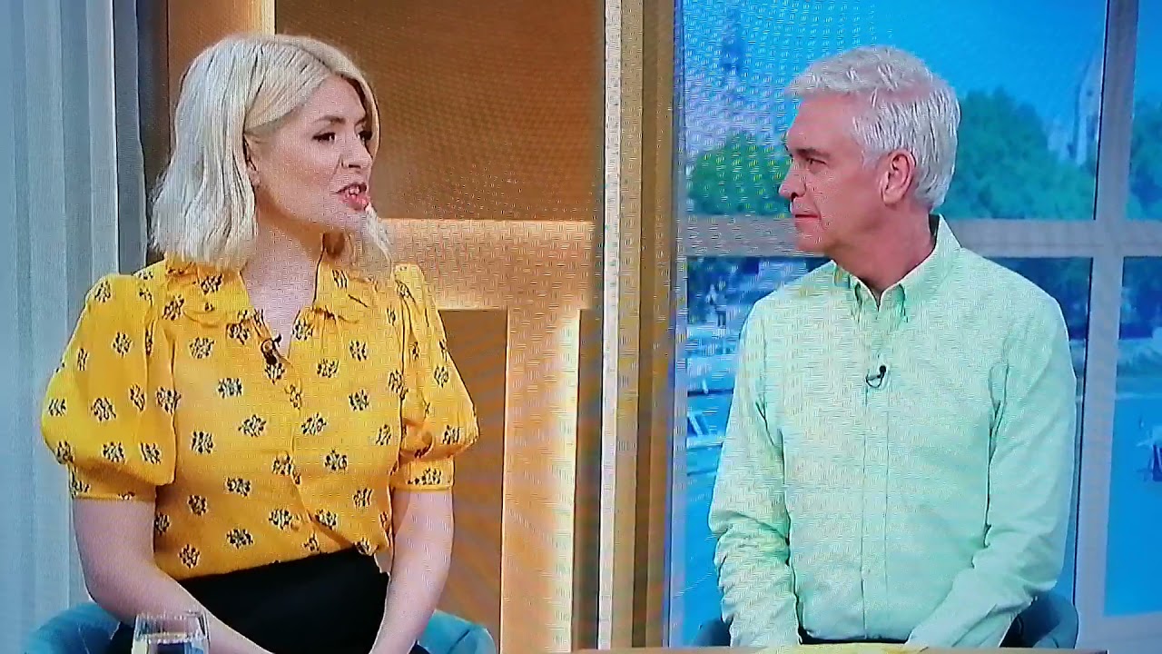 Holly Willoughby and Phillip Schofield laughing at Corn on the Cob This Morning #ThisMorning