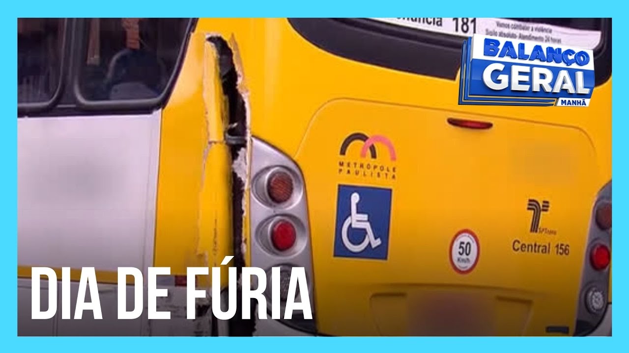 Passageiro revoltado assume direção de ônibus e provoca acidente em SP
