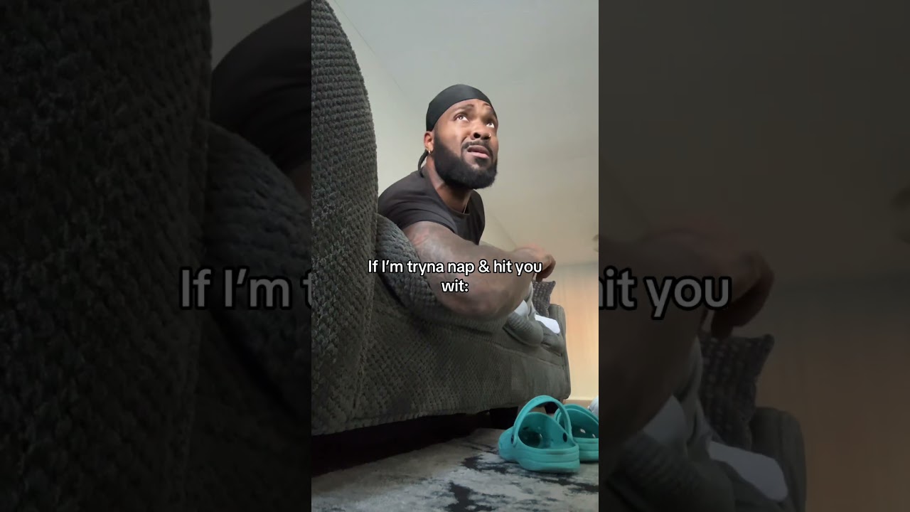 🤣 когда ты смотришь на меня, пытаясь уснуть#шорты