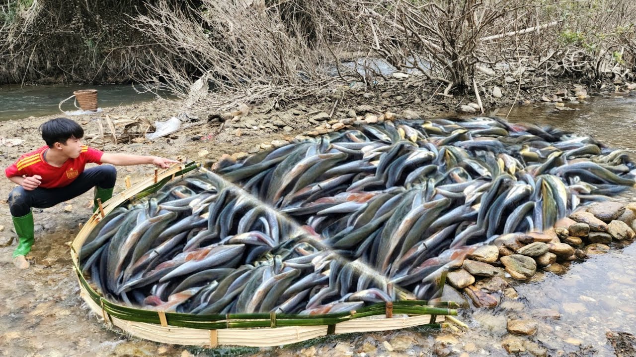 Full video of 45 days of Boy Lam making fish traps using many different methods.