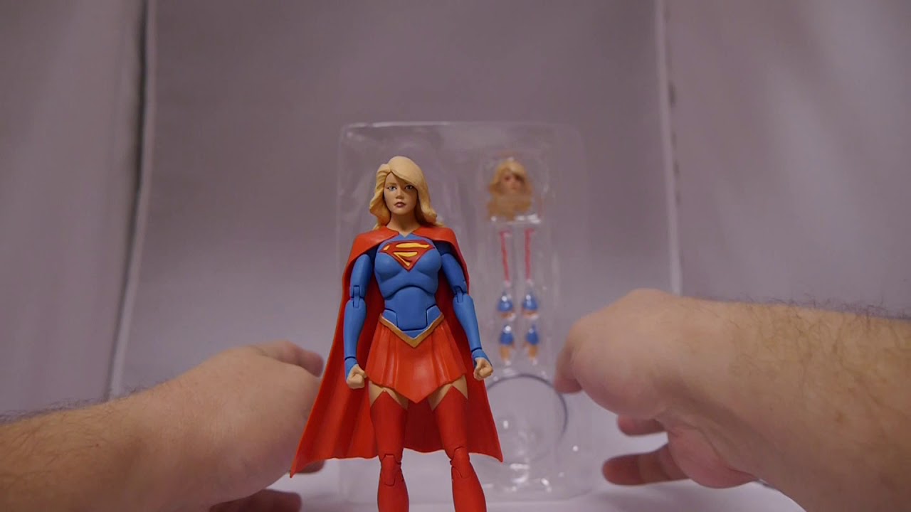 Unboxing: DC Icons Supergirl