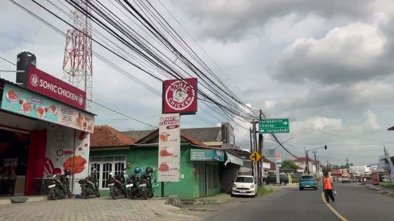 Kelurahan Kawunganten. Jalan Raya Kawunganten. Kawunganten, Cilacap, Januari 2025.