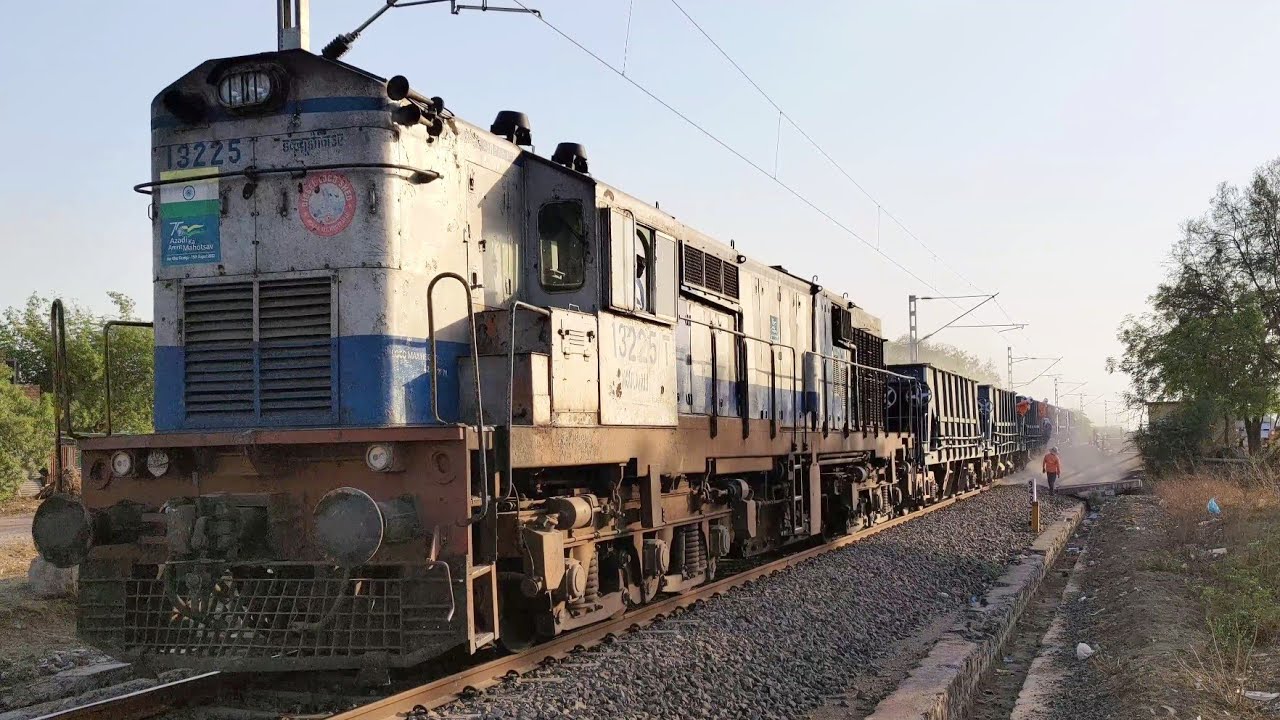 BALLAST UNLOADING From BOBYN WAGON Freight Train | WDG3A Locomotive | Train Videos Indian Railways