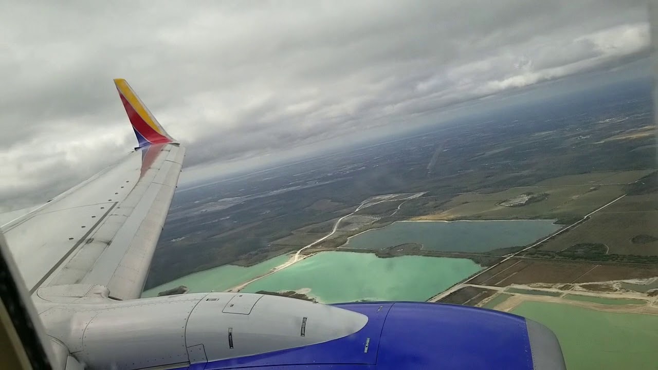 Southwest Airlines Boeing 737-700 (N205WN) Landing In Fort Myers