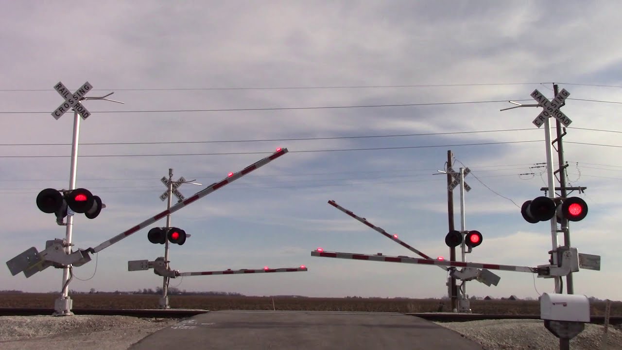Private Grade Crossing (Gardner, IL) 11/19/17