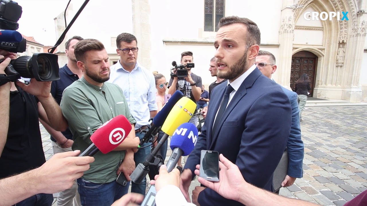 Kandidat za ministra Josip Aladrović ispred Banskih dvora