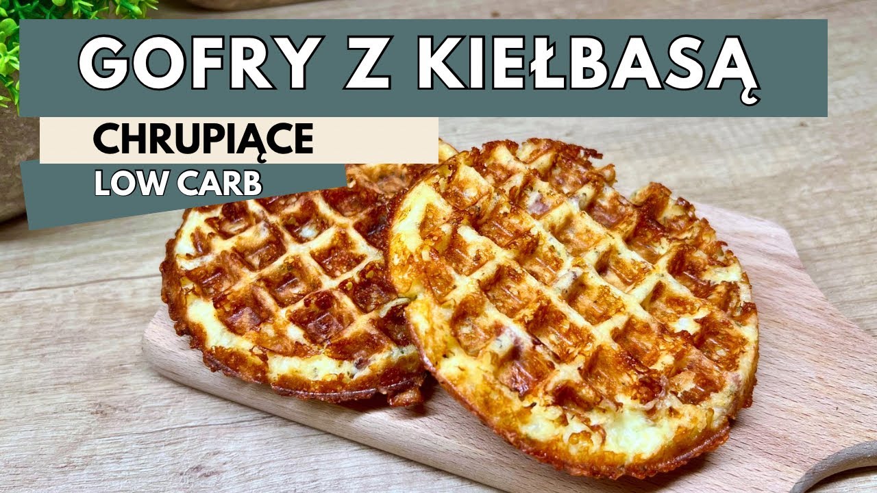 Sycące i chrupiące! Keto gofry z kiełbasą w 10 minut