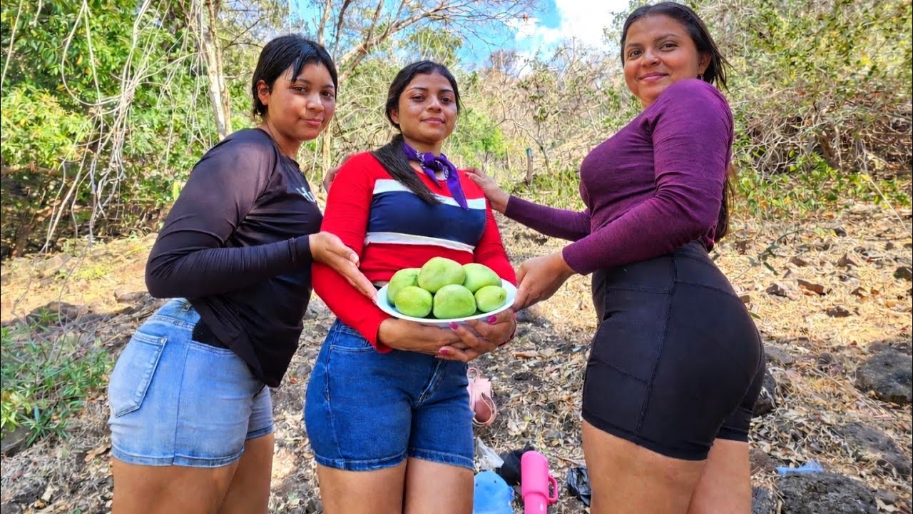 🚨😲Disfrutando de unos ricos mangos sazones #chicassalvadoreñas 
