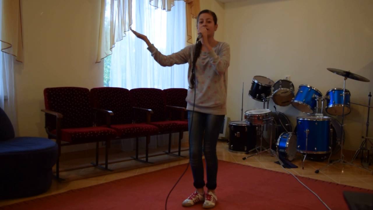 Алина Чавдарь, песня 
