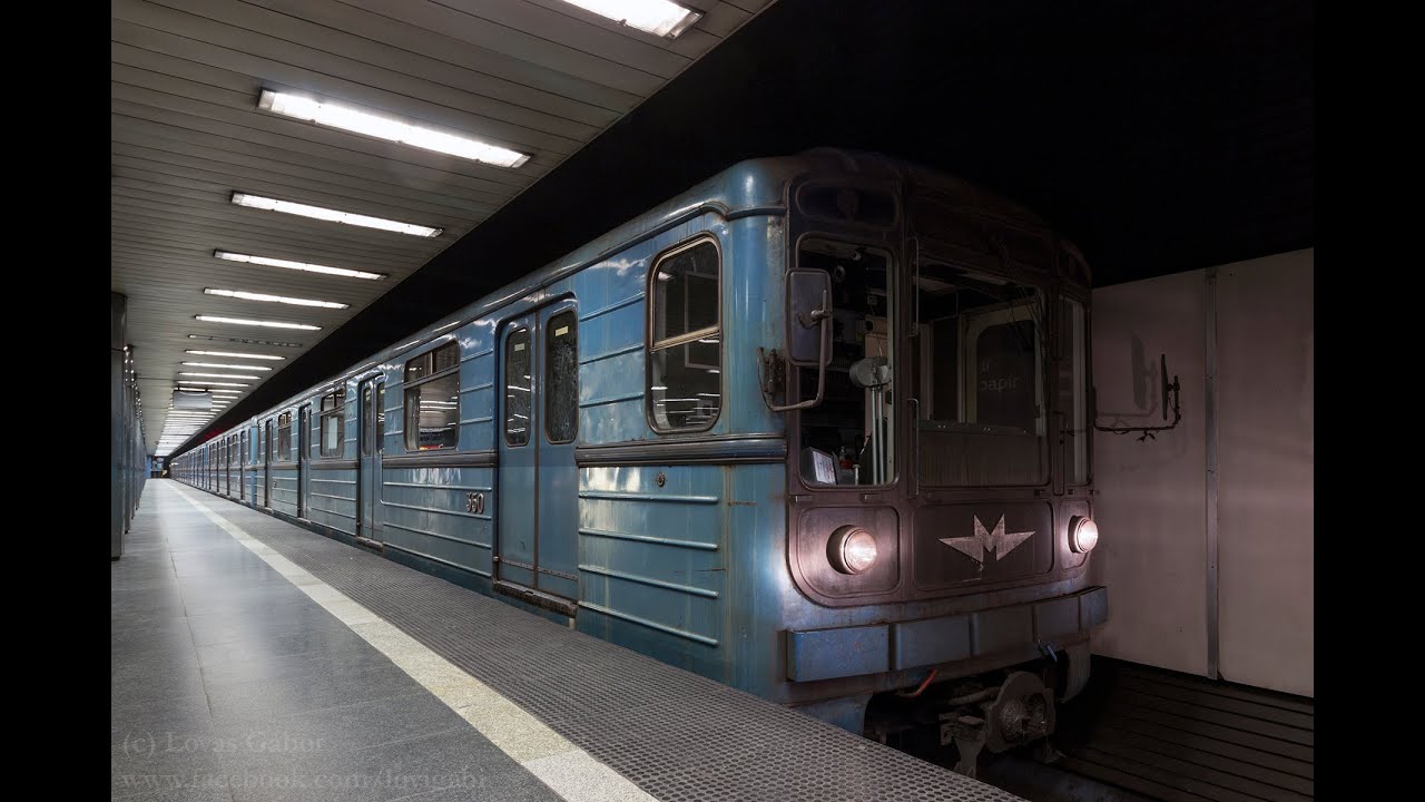 Lehel tér-fordulás-Corvin-negyed (utasok nélkül) 350-es psz. 81-717 vezérkocsi utastér, vonatleadás
