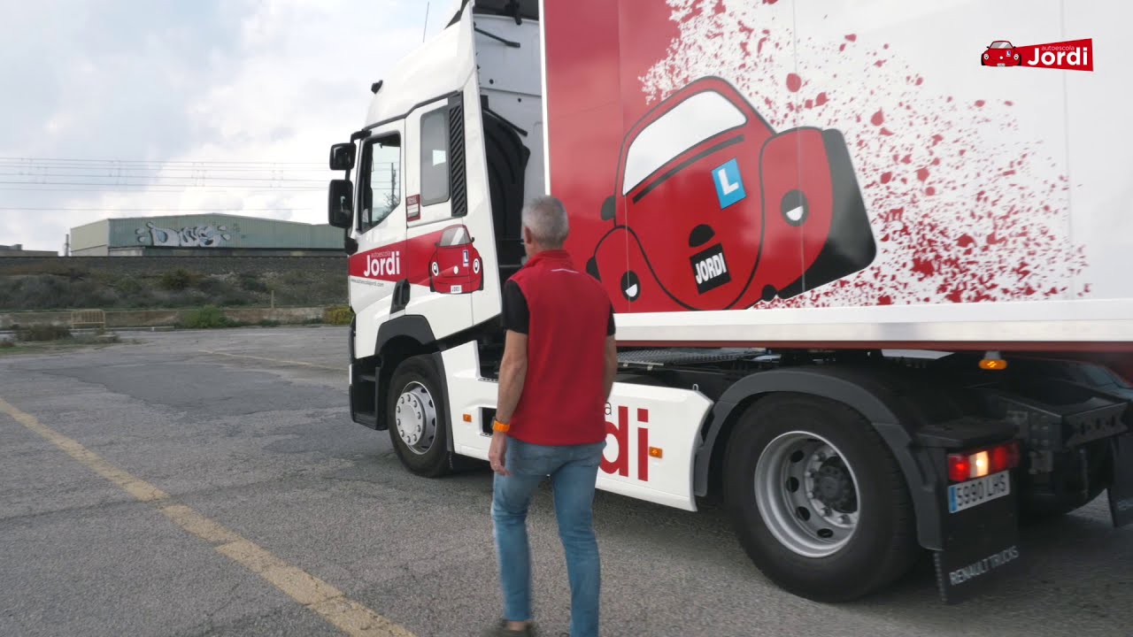 Examen de trailer - pista | Examen en circuito cerrado | Tractora Renault nueva