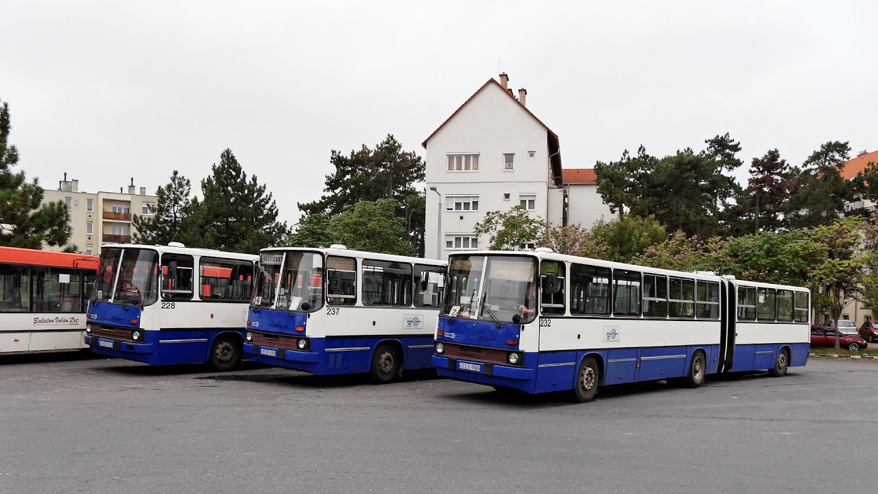 Buses in Veszprém - Ikarus & more [1080p]
