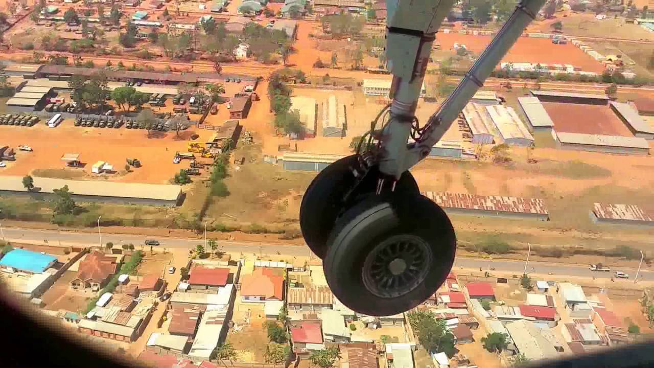 Landing on Rwanda in a Bombardier Q400. 4K