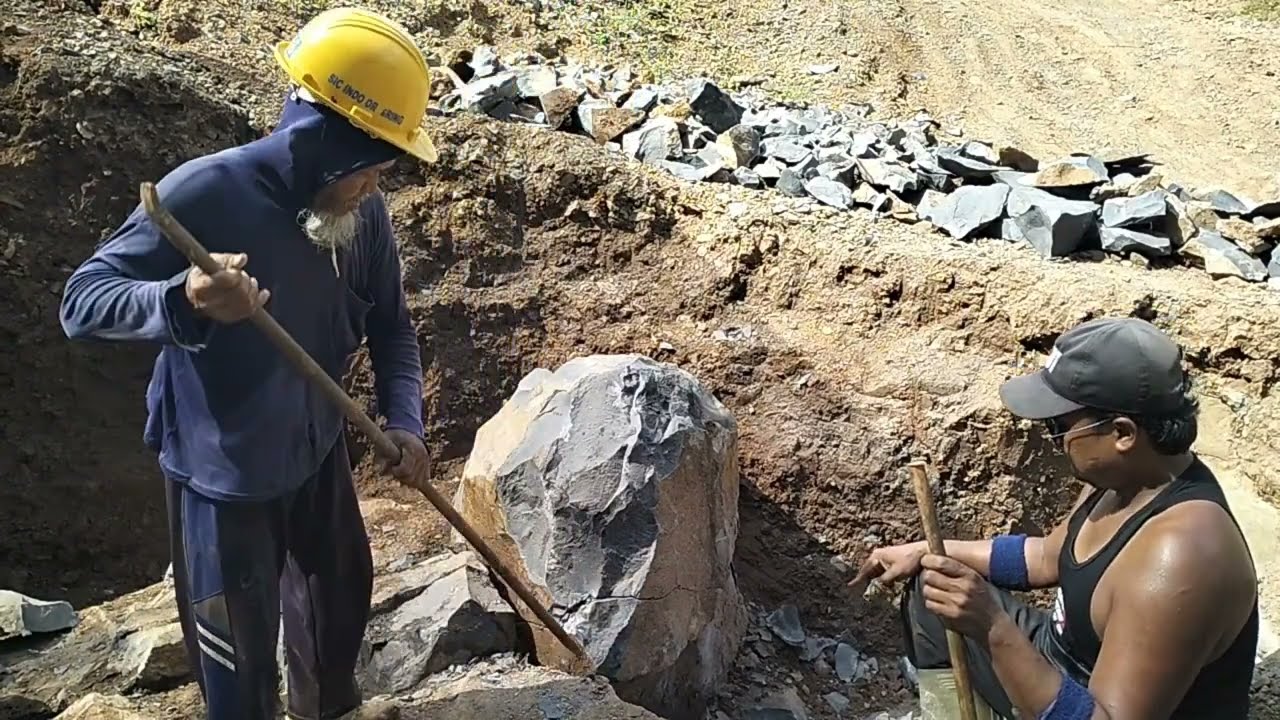 Kerja Keras, Belah Batu, Rubah Posisi, Baru Dapat Jalan