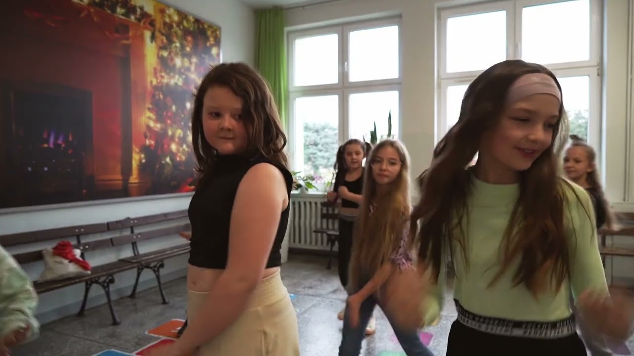 Zapraszamy do Szkoły Podstawowej nr 3 w Luboniu - film promocyjny