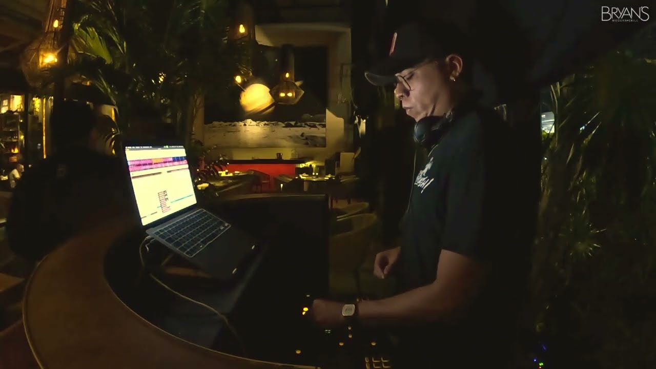 Soulful • Nu Disco • Jazzy • Funky House Mix | Omar Castro Live @ Bryan’s (Restaurant Bar Vibes)