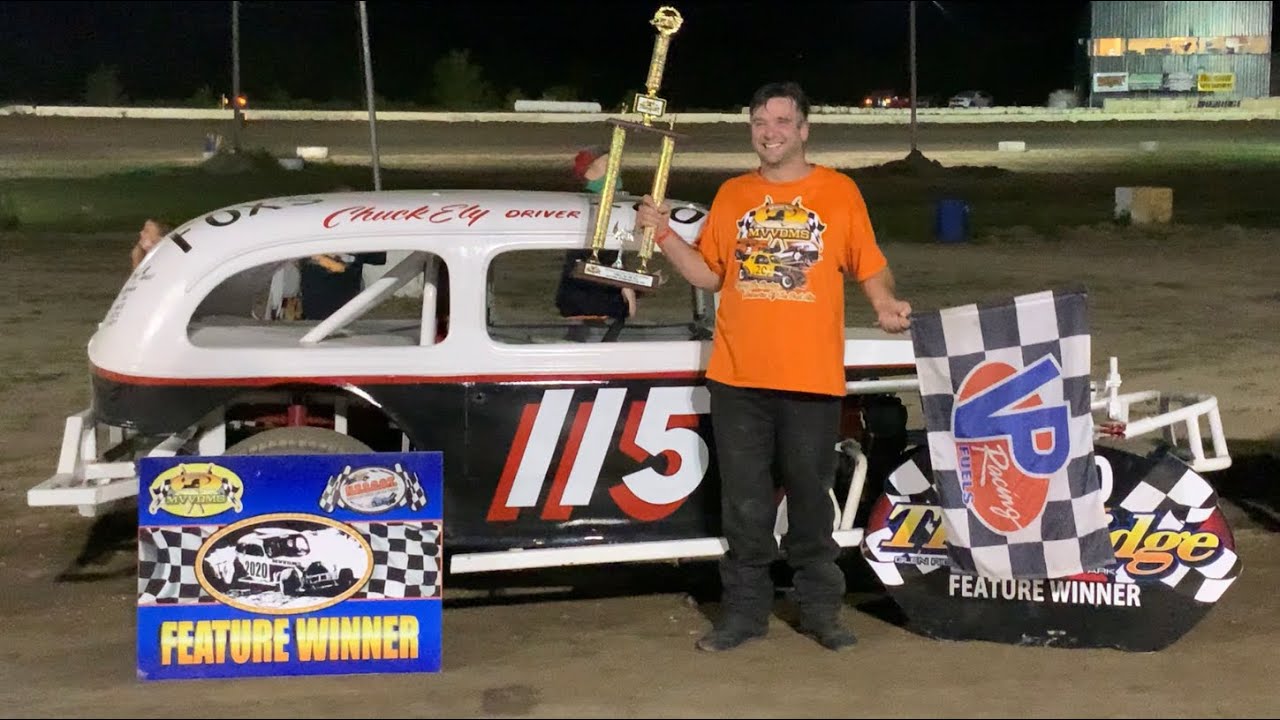 Last lap pass on outside turn four for the win. Glen Ridge  vintage dirt modified  feature 9/6/2020