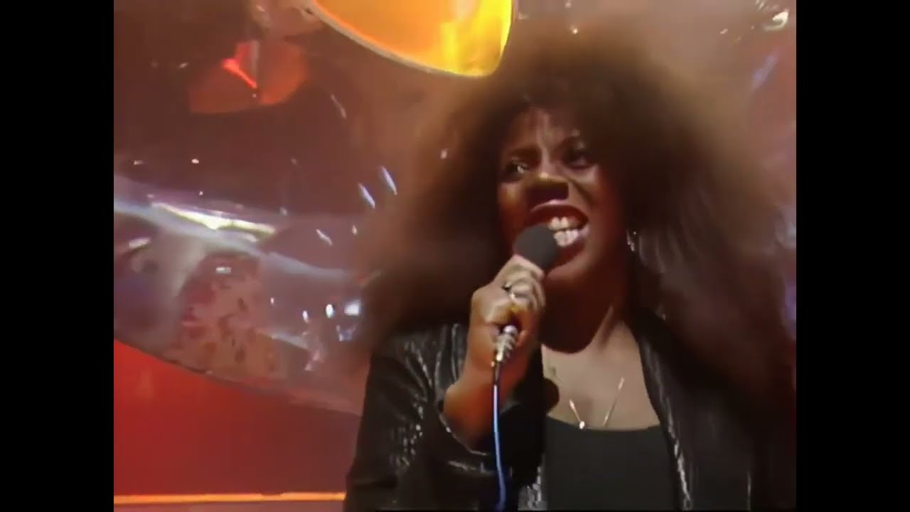 Jaki Graham - Step Right Up - TOTP - 11th December 1986