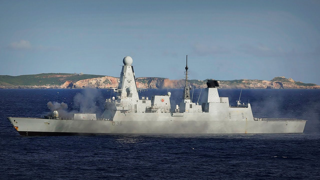 4/5 Engage!  - Carrier Strike Group ships conduct Naval Gunfire Support exercise