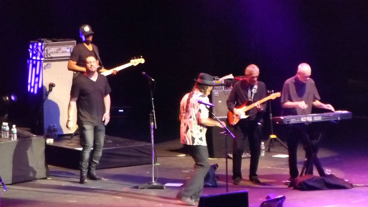 UB40 featuring Ali Campbell, Astro & Mickey - Just Another Girl - OC Fair