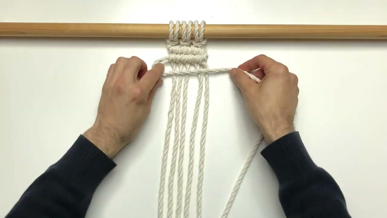 HALF HITCH KNOT Horizontal Lines . #22 . Macramé 40 Knots Library