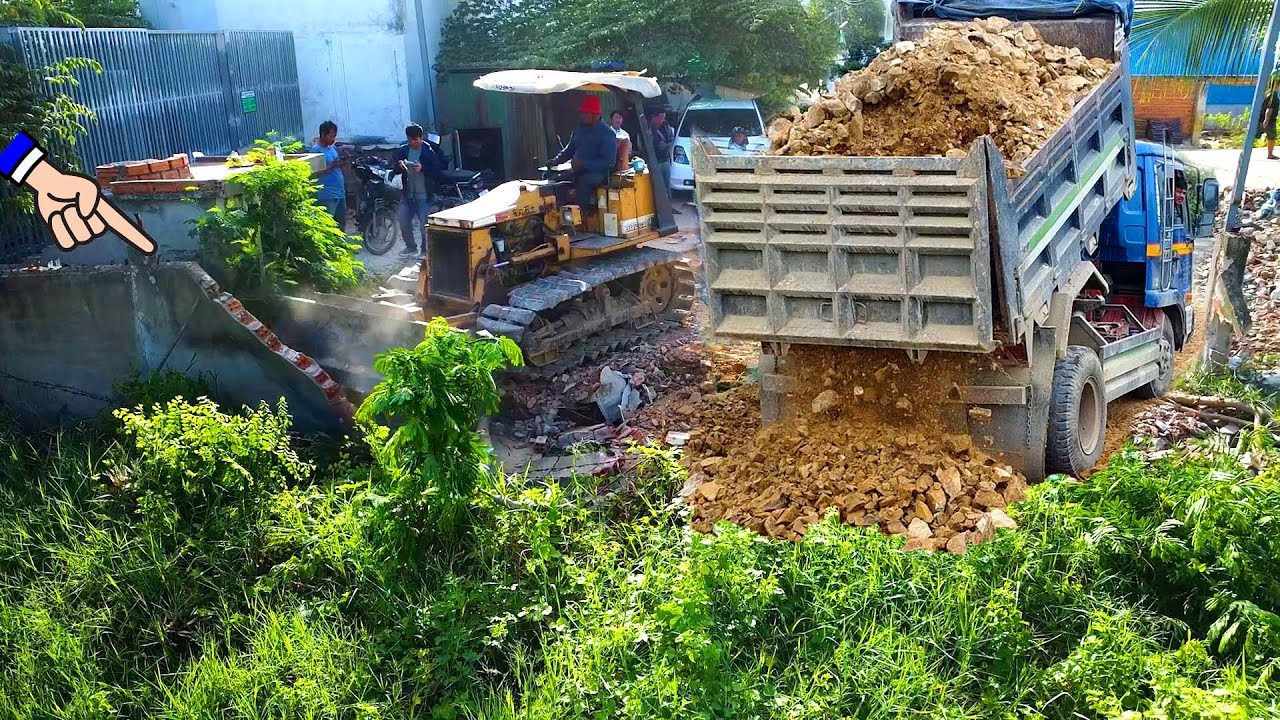 Good Start Landfill!! Transforming a Landfill Dumping & Dozer in Action!