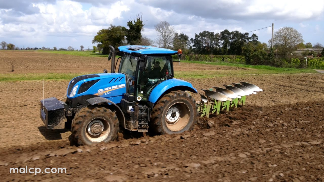 New Holland NH T7.210 & Dowdeswell 5 Furrow Reversible Plough in Tunstall, Suffolk