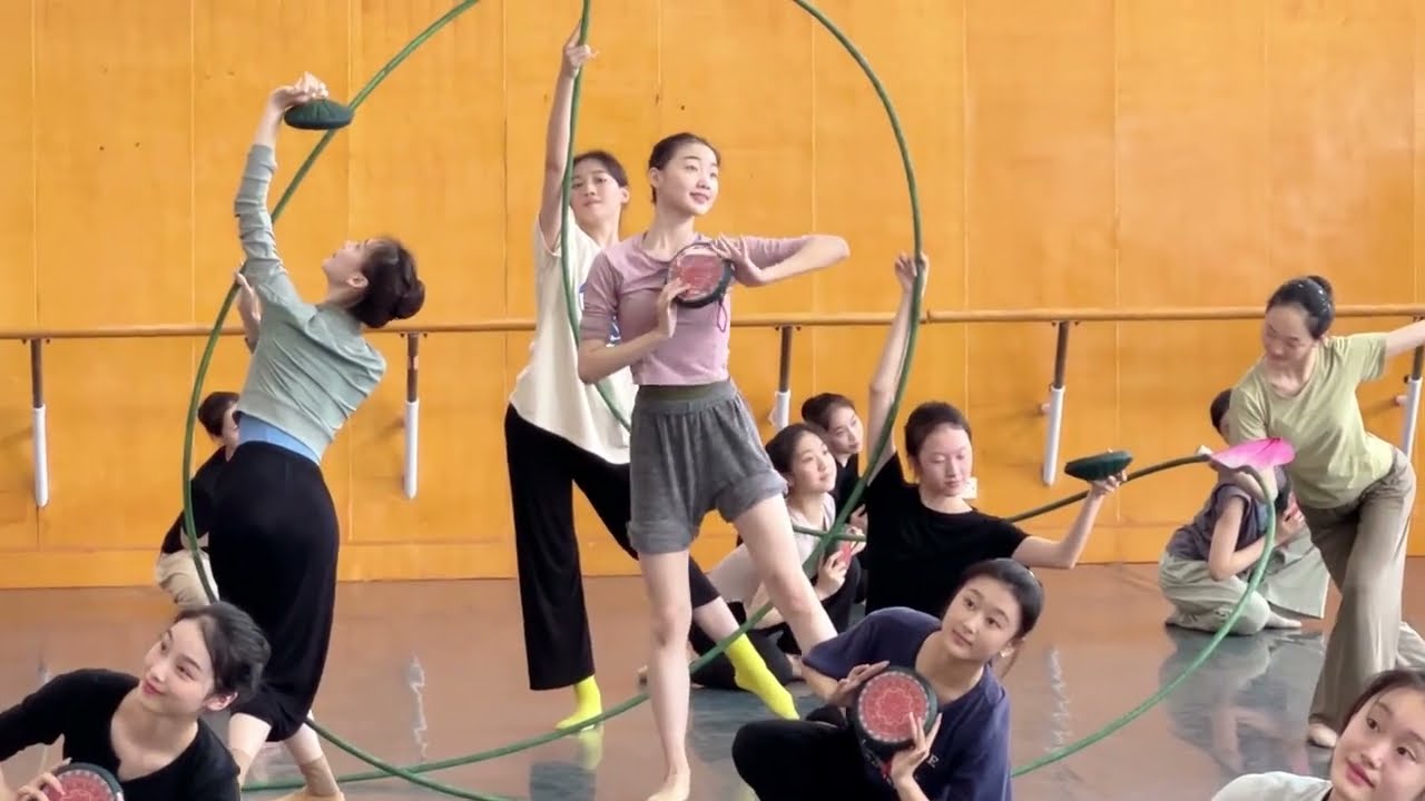 Chinese Dance Rehearsal - Lian Gu Yue Ge Xing