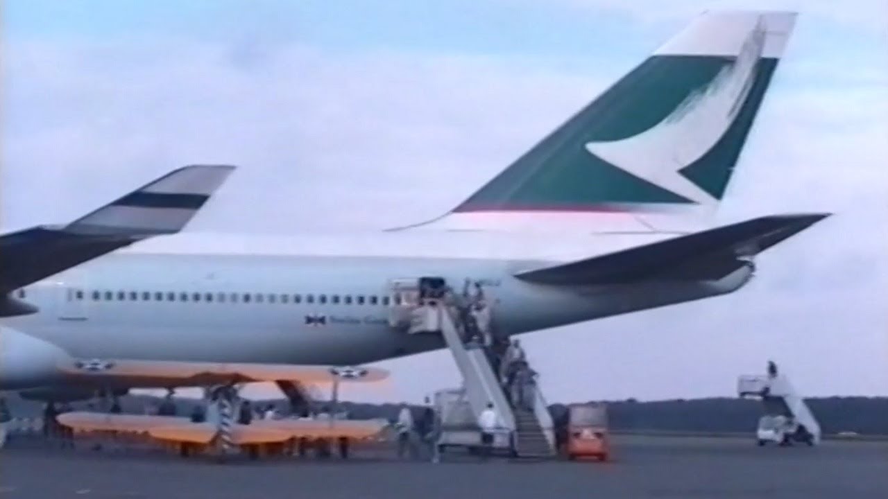 Cathay Pacific Boeing 747 B-HUJ aus Hongkong zu Gast auf dem Flughafen Paderborn – Lippstadt Airport