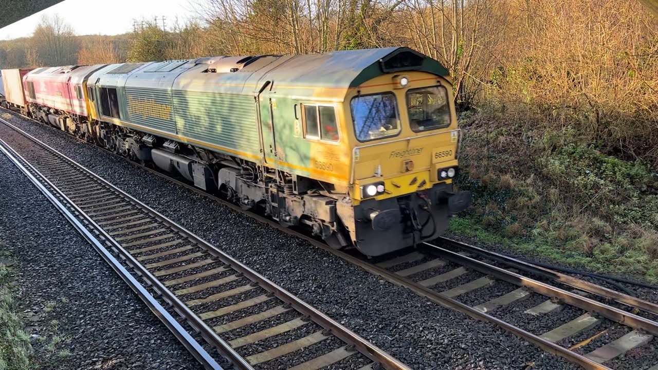 Class 66 | 66590 + 66587 &lsquo;As One, We Can&rsquo; | Freightliner