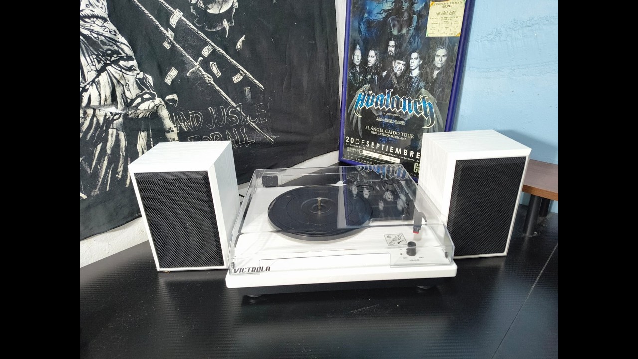 unboxing Victrola Montauk Vinyl Record Player
